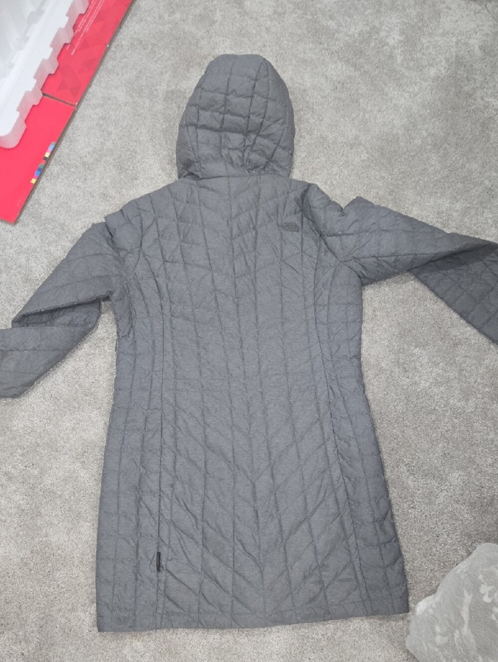The North Face Women's Quilted Hooded Mid-Length Puffer — Gray - Picture 3 of 4